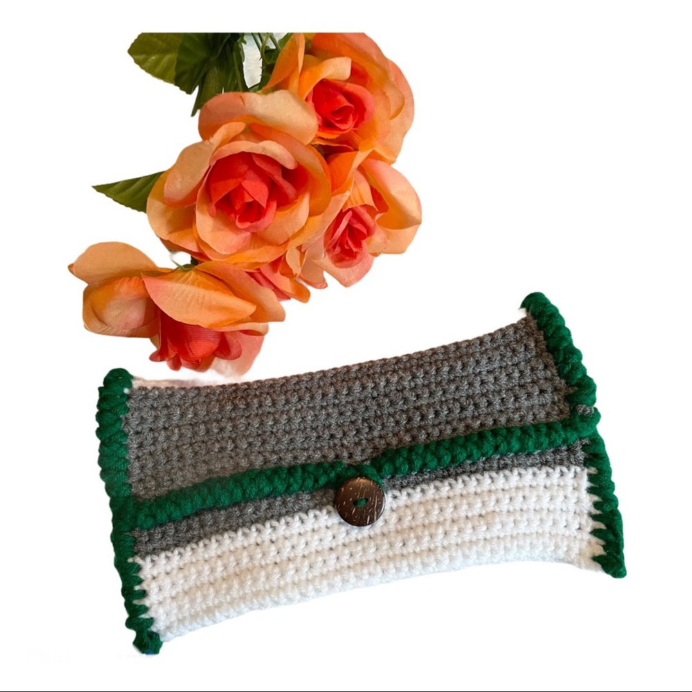 💚Crochet Handmade White/Gray/Green Clutch💄